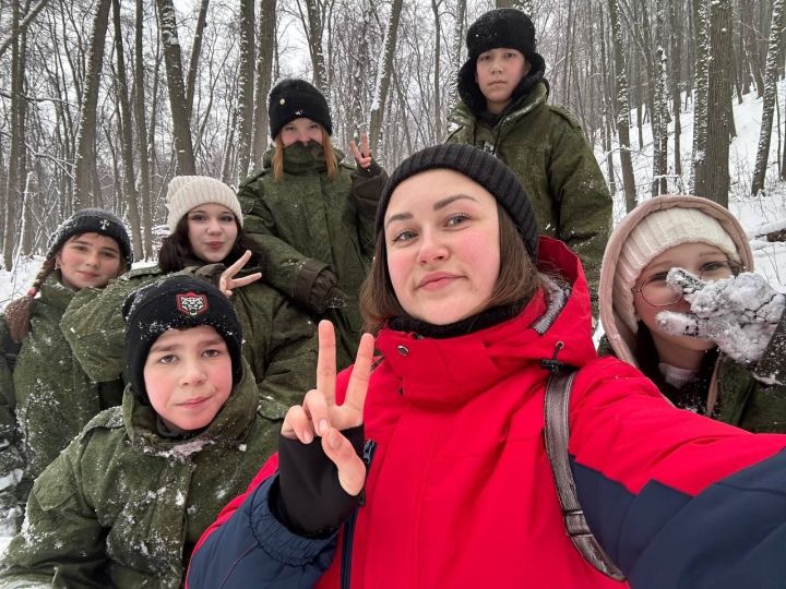 Воспитанники ВПК «Рубеж» провели учебный поход в зимний лес для сплочения коллектива