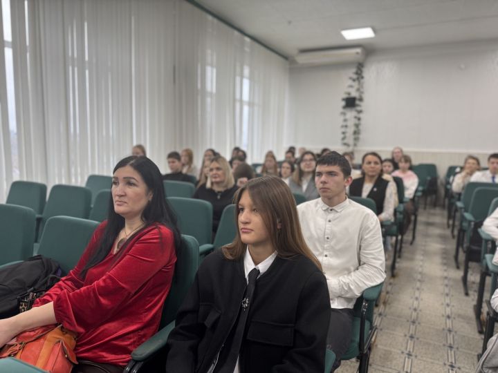 Чистайда ришвәтчелеккә каршы тематикадагы иң яхшы иҗади эшләр авторлары бүләкләнде