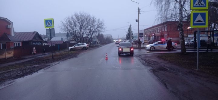 В Чистополе автомобиль сбил женщину на пешеходном переходе