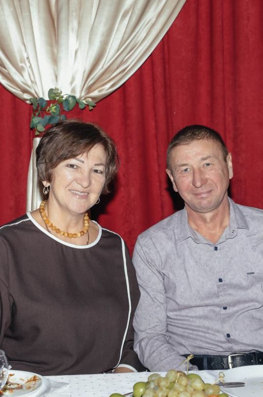 Эш сөйгәнне ил сөя