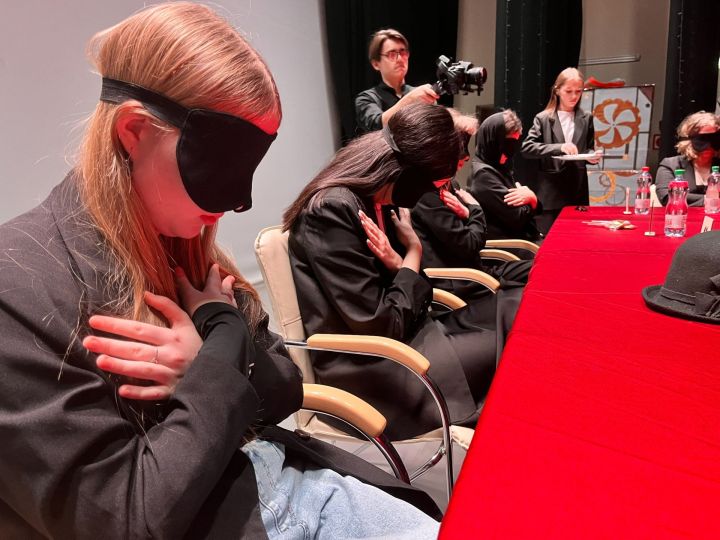 10 чистопольских студентов приняли участие в финале чемпионата по игре «Мафия»