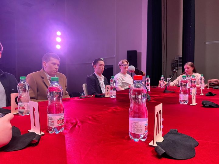 10 чистопольских студентов приняли участие в финале чемпионата по игре «Мафия»