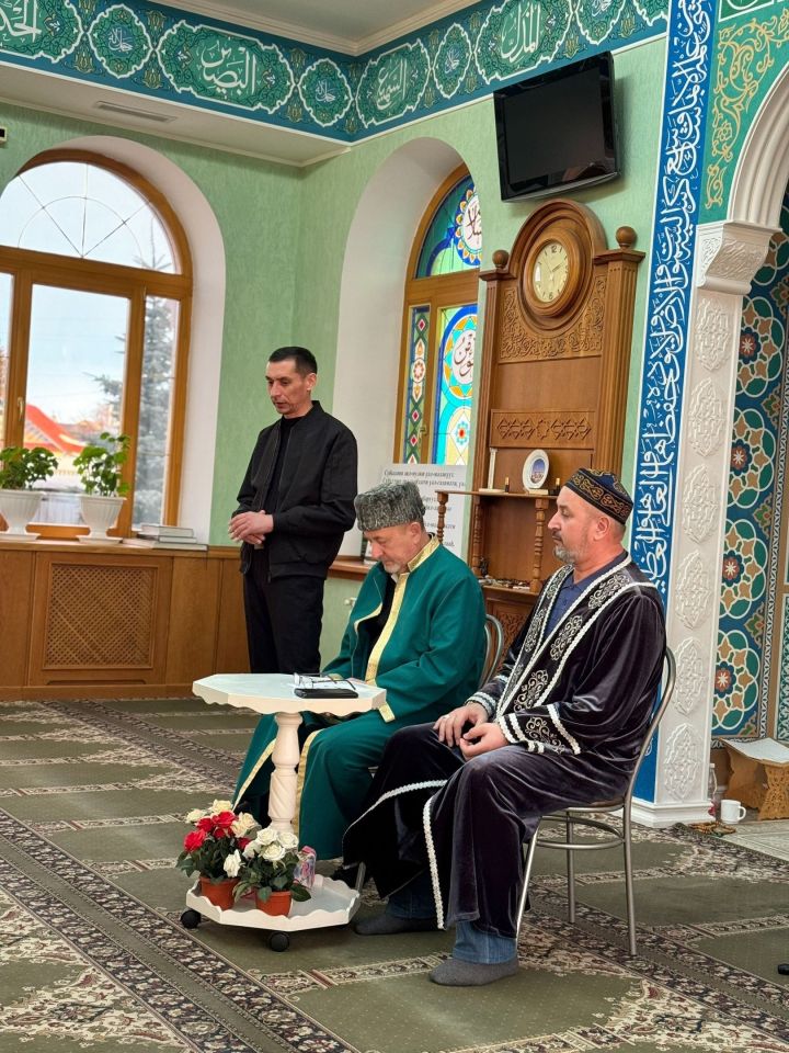 «Әнәс» мәчетендә махсус хәрби операциядә катнашучыларга һәм аларның якыннарына ифтар үткәрелде