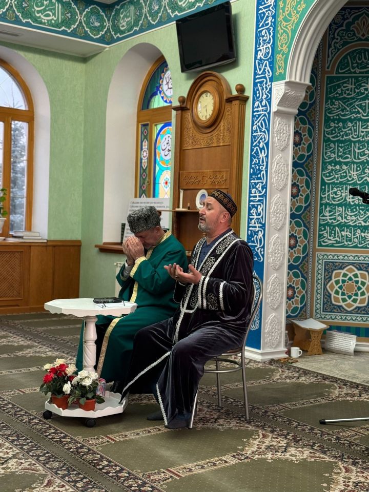 «Әнәс» мәчетендә махсус хәрби операциядә катнашучыларга һәм аларның якыннарына ифтар үткәрелде