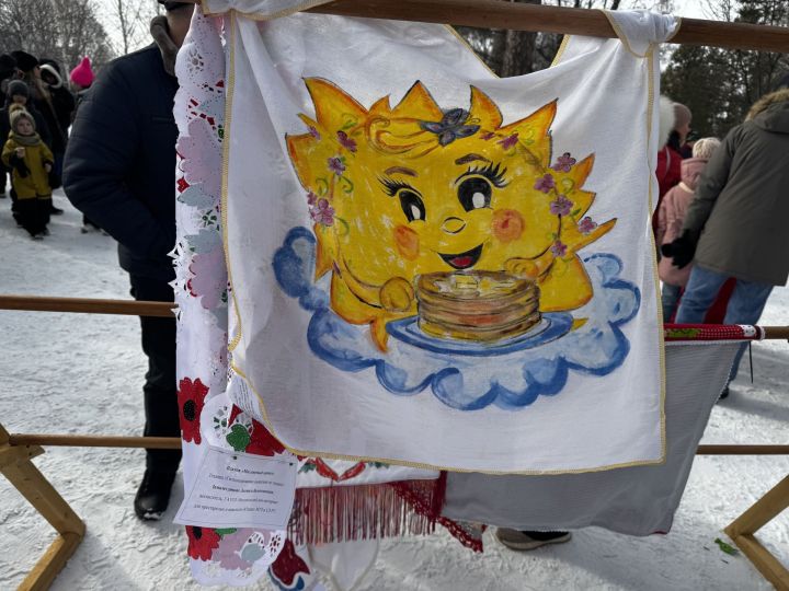 Яркое празднование Масленицы в Скарятинском саду: народные гуляния, блины и сжигание чучела