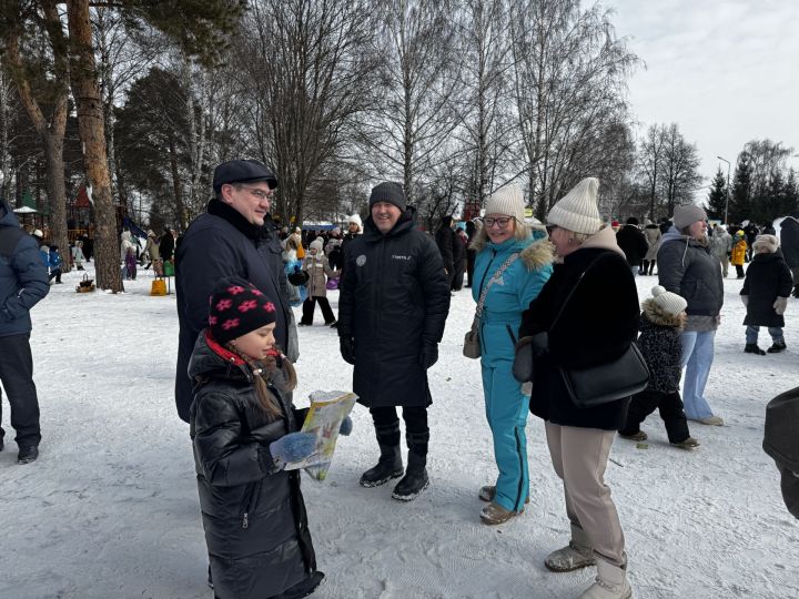 Яркое празднование Масленицы в Скарятинском саду: народные гуляния, блины и сжигание чучела