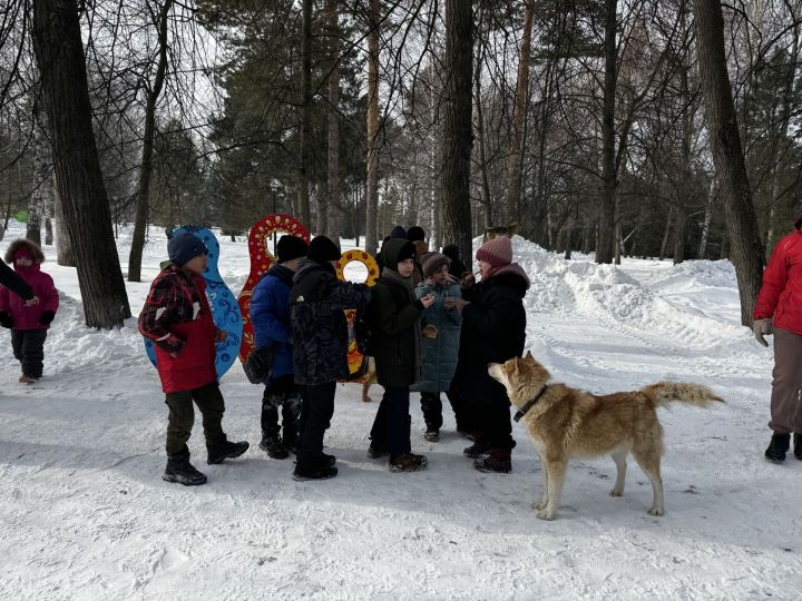 Яркое празднование Масленицы в Скарятинском саду: народные гуляния, блины и сжигание чучела