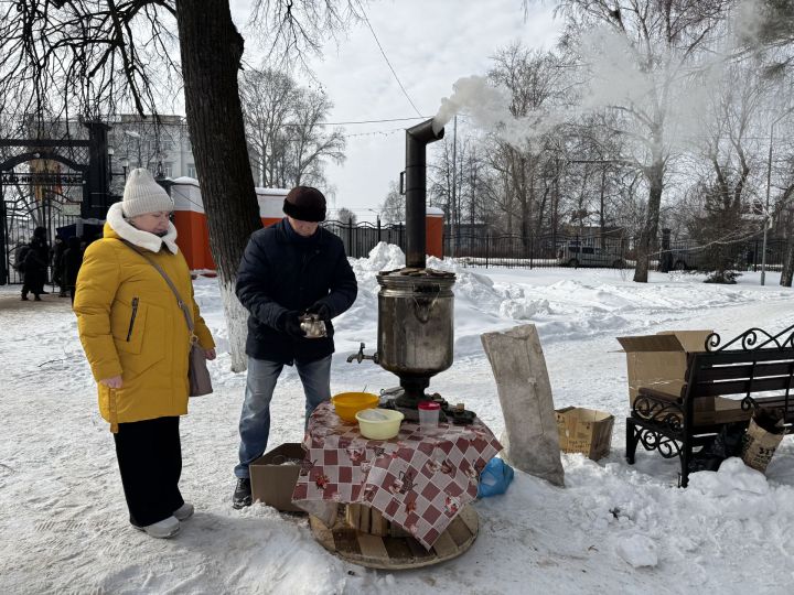 Яркое празднование Масленицы в Скарятинском саду: народные гуляния, блины и сжигание чучела