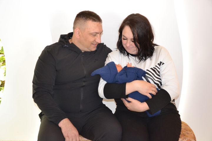 В семье бойца СВО из Чистополя родился четвертый ребенок