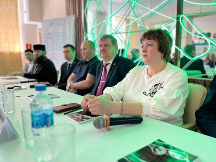 Круглый стол «Будущее без терроризма, терроризм без будущего»: чистопольская молодежь обсудила противодействие экстремизму