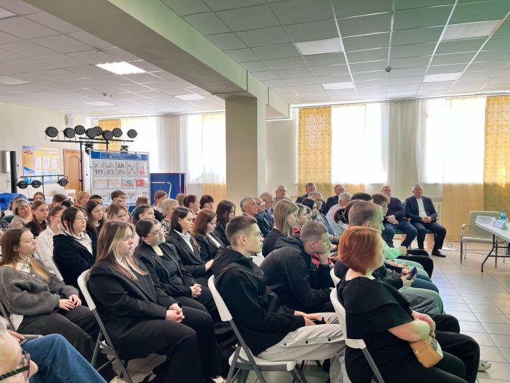 Круглый стол «Будущее без терроризма, терроризм без будущего»: чистопольская молодежь обсудила противодействие экстремизму