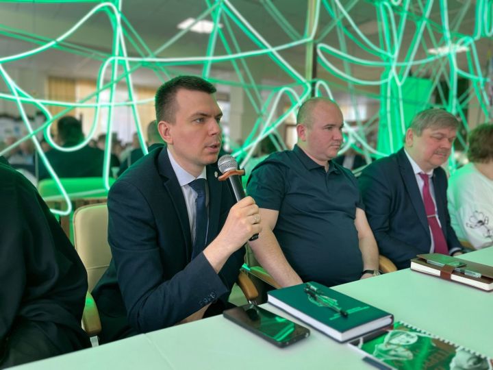 Круглый стол «Будущее без терроризма, терроризм без будущего»: чистопольская молодежь обсудила противодействие экстремизму