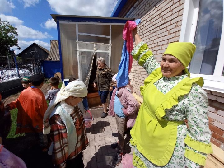 27 май — Китапханәчеләр көне