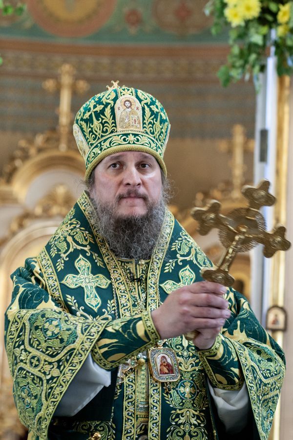 Епископ Пахомий поздравляет с Днем Святой Троицы
