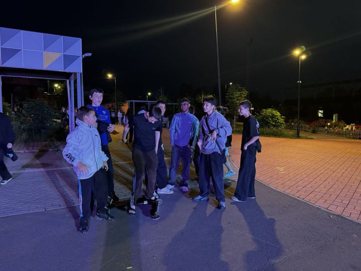 В Чистополе во время дискотеки парень сделал своей возлюбленной предложение руки и сердца