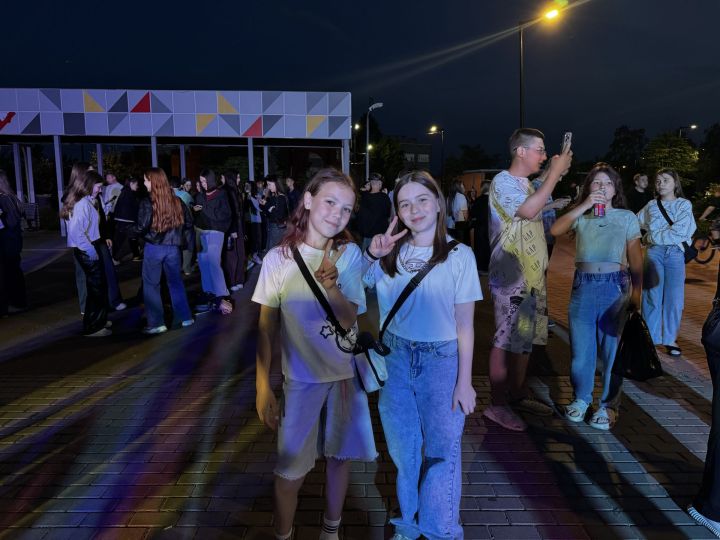 В Чистополе во время дискотеки парень сделал своей возлюбленной предложение руки и сердца