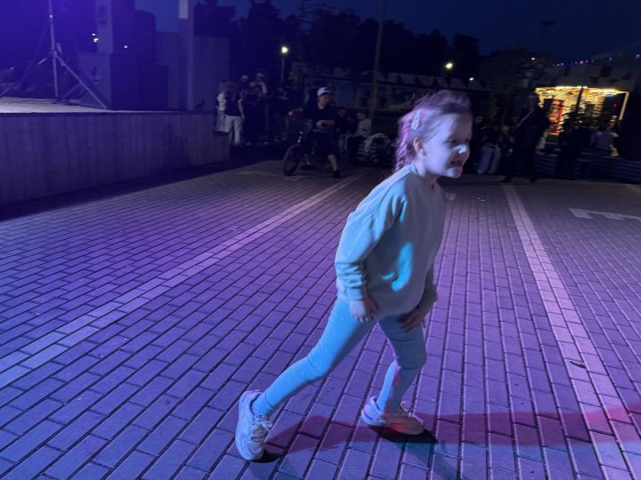 В Чистополе во время дискотеки парень сделал своей возлюбленной предложение руки и сердца