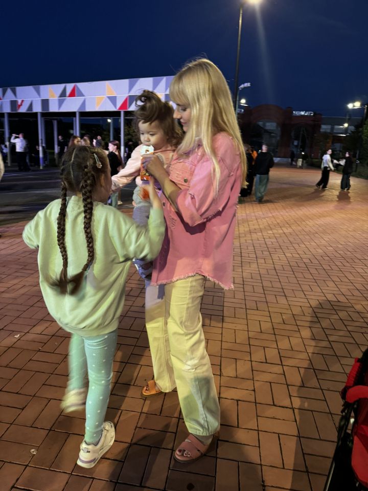 В Чистополе во время дискотеки парень сделал своей возлюбленной предложение руки и сердца