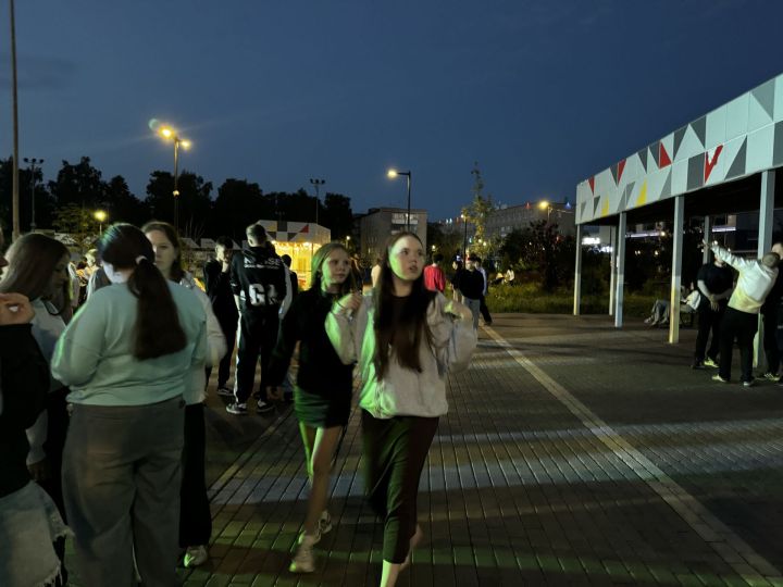 В Чистополе во время дискотеки парень сделал своей возлюбленной предложение руки и сердца