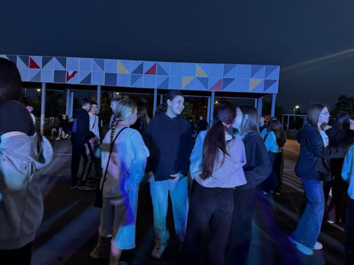 В Чистополе во время дискотеки парень сделал своей возлюбленной предложение руки и сердца