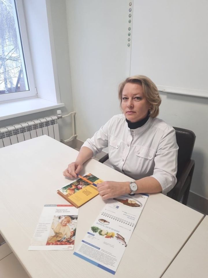 Эндокрин системасы авыруларыннан ничек сакланырга кирәклеге турында Чистай үзәк район дәваханәсе эндокринологы Елена Дворецкая сөйли