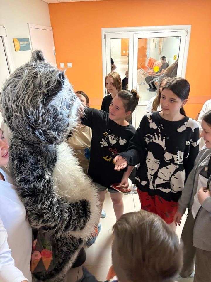 Яркий праздник для детей прошел в детской поликлинике