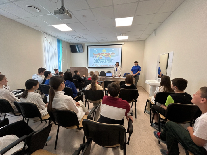 Яркий праздник для детей прошел в детской поликлинике