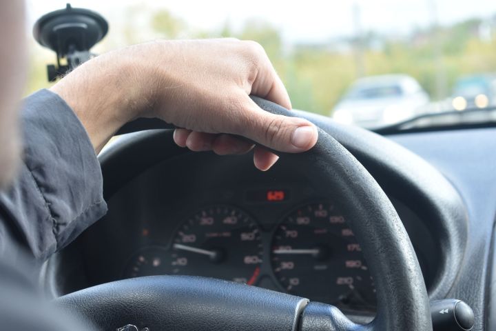 Чистайда исерек хәлдә руль артына утырган машина йөртүчеләрне хөкем иттеләр