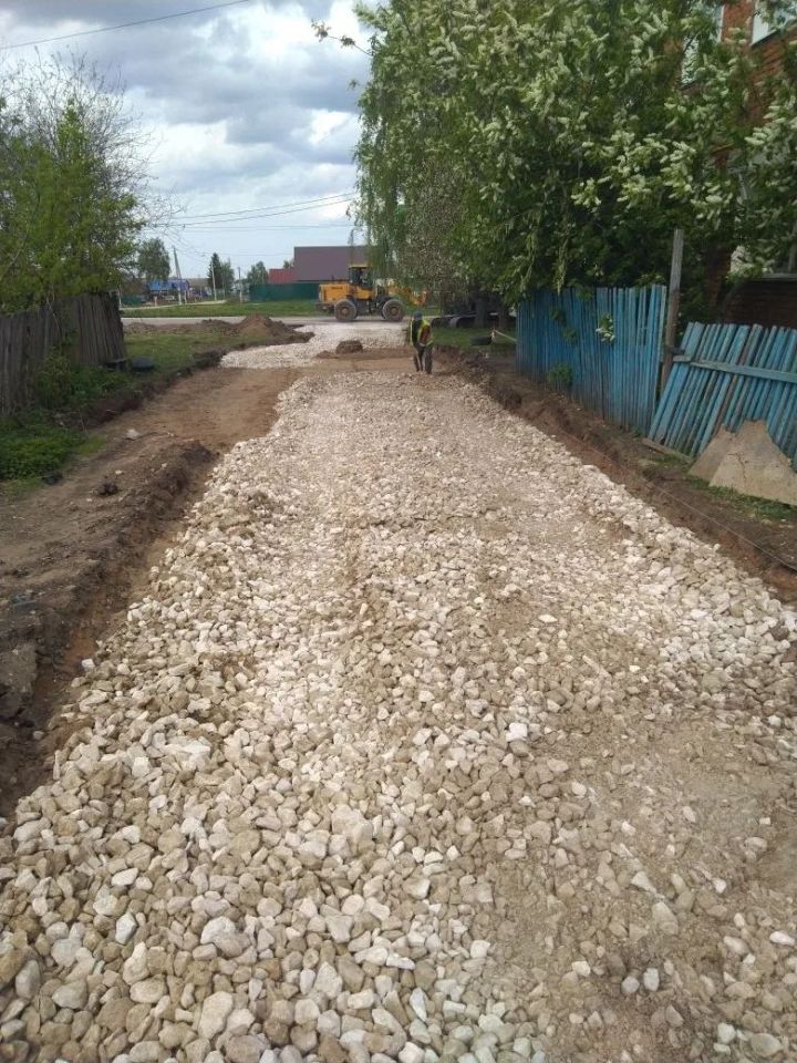 В Чистопольских Выселках началось обновление дворов по программе «Наш двор»