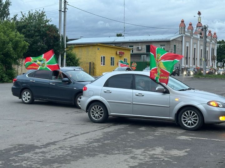 Автопробег пограничников прошел по улицам Чистополя