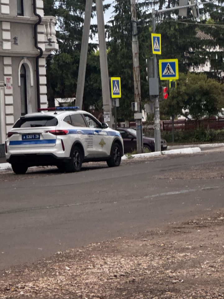 В центре Чистополя эвакуировали две иномарки после столкновения на перекрёстке