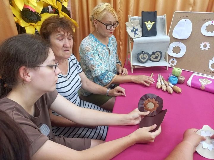 В Чувашско-Елтанском СДК прошло творческое занятие в рамках проекта «Махаля»