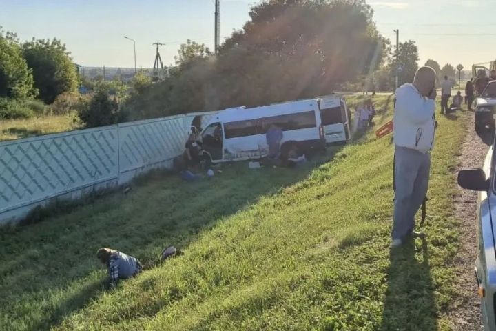 В ДТП в Алексеевском пострадали пассажиры автобуса Чистополь-Казань