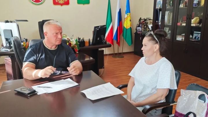 Глава Чистопольского района провёл приём граждан по личным вопросам