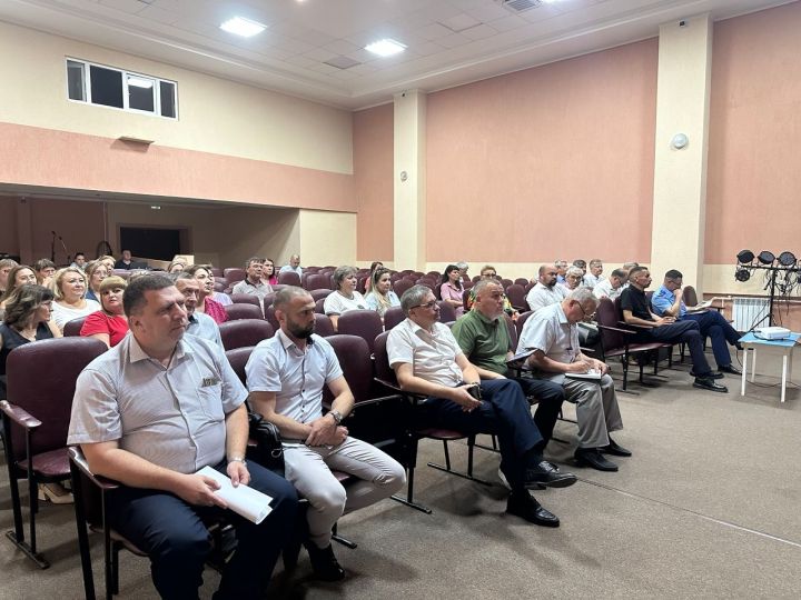 В Чистополе обсудили финансовый контроль в спорте, молодёжной политике и культуре