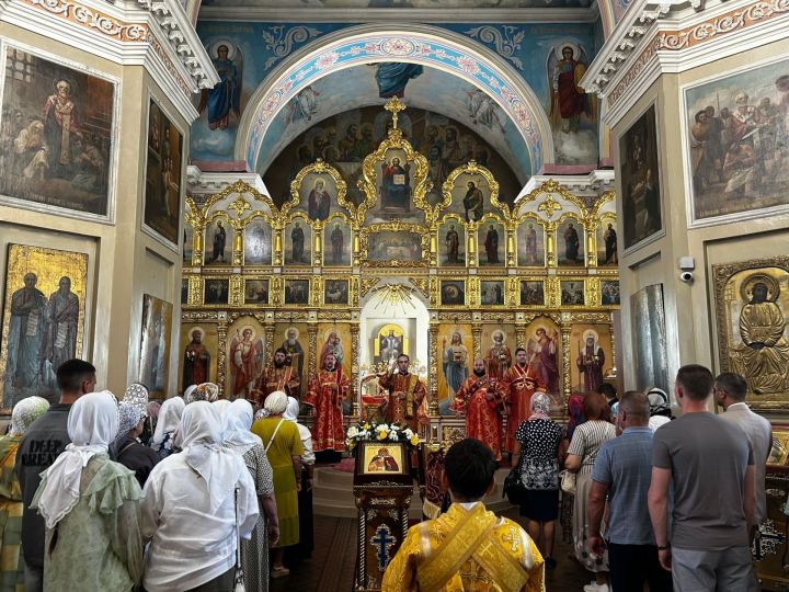 В день памяти пророка Илии владыка Филарет возглавил богослужение в кафедральном соборе Чистополя