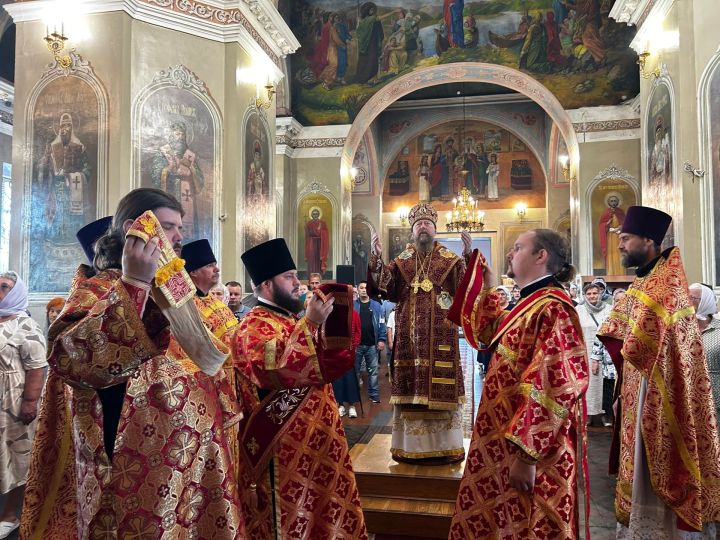 В день памяти пророка Илии владыка Филарет возглавил богослужение в кафедральном соборе Чистополя