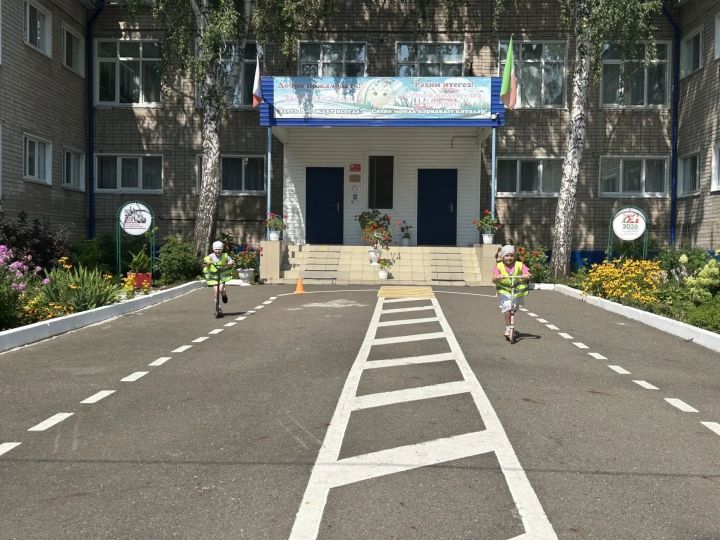 Юным чистопольцам напомнили правила дорожного движения